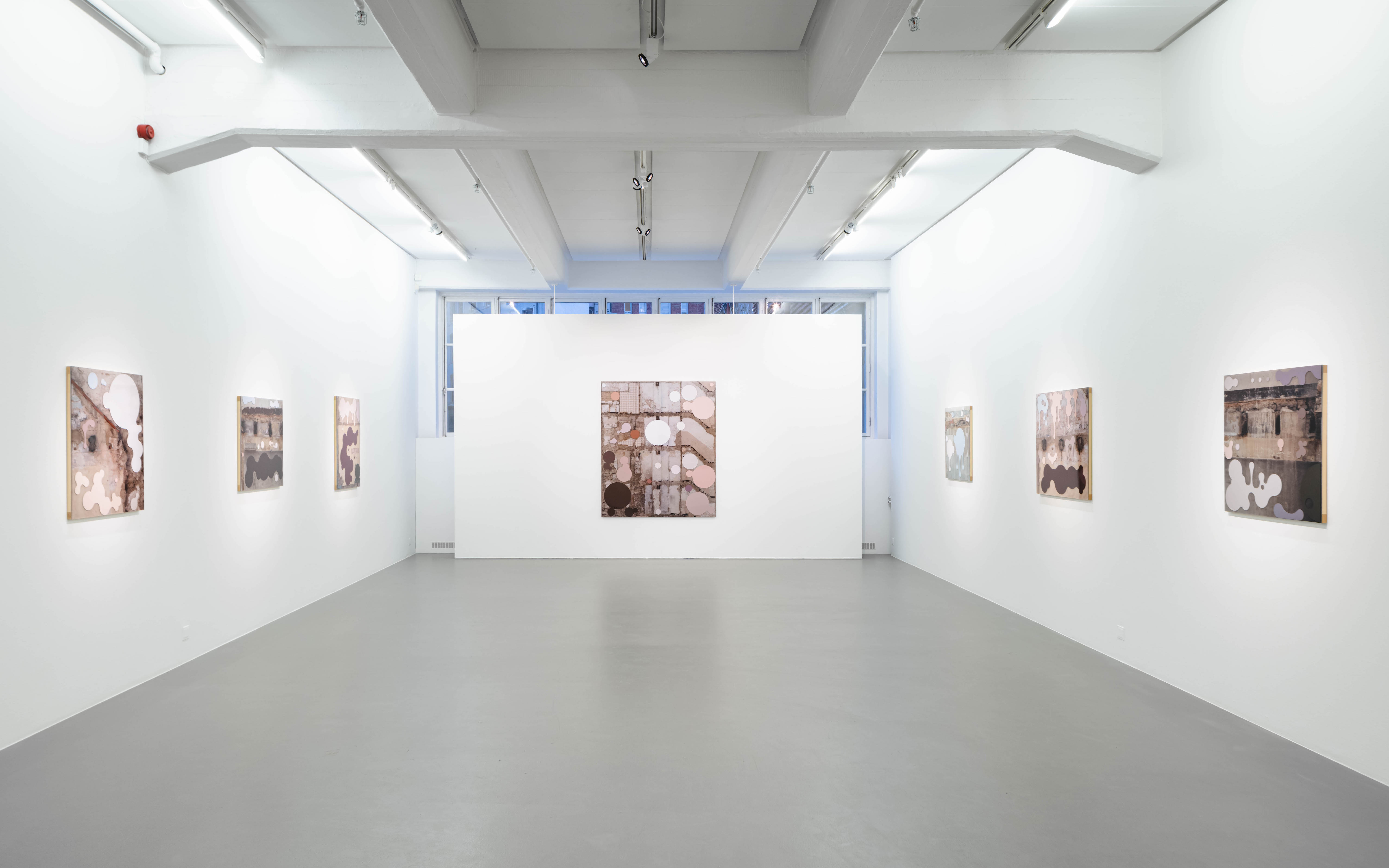 Installation view, Clay Ketter, Barrio Cartoon, 2023, Cecilia Hillström Gallery. Photo: Jean-Baptiste Béranger