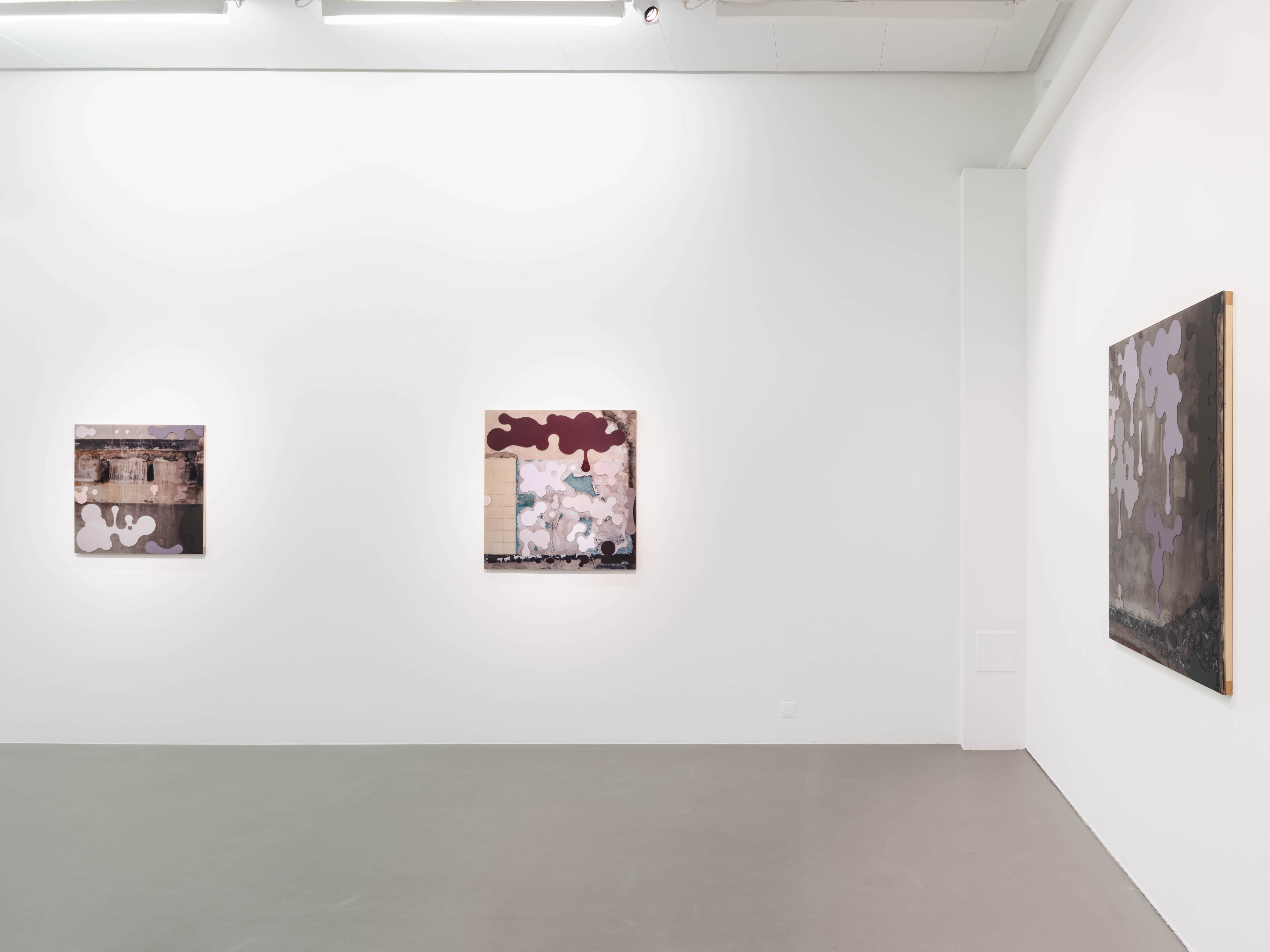 Installation view, Clay Ketter, Barrio Cartoon, 2023, Cecilia Hillström Gallery. Photo: Jean-Baptiste Béranger